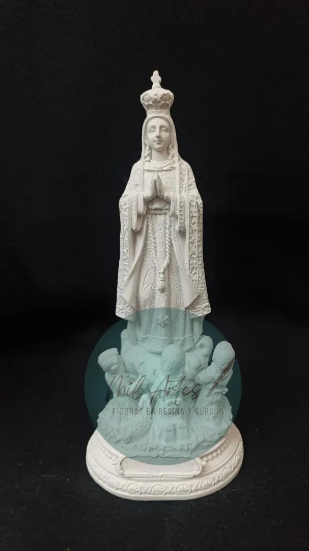 HECHON EN RESINA 